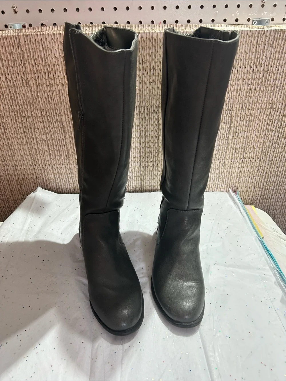 N/A sleek tall